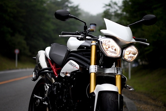 トライアンフ SPEED TRIPLE R