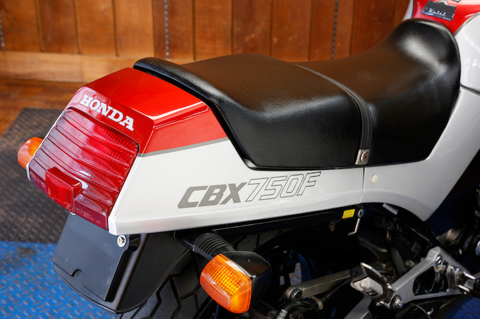 ホンダ CBX750F ボルドールの画像